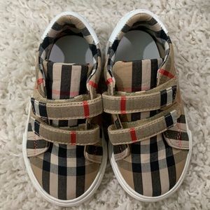 Burberry Velcro sneakers toddler size 21